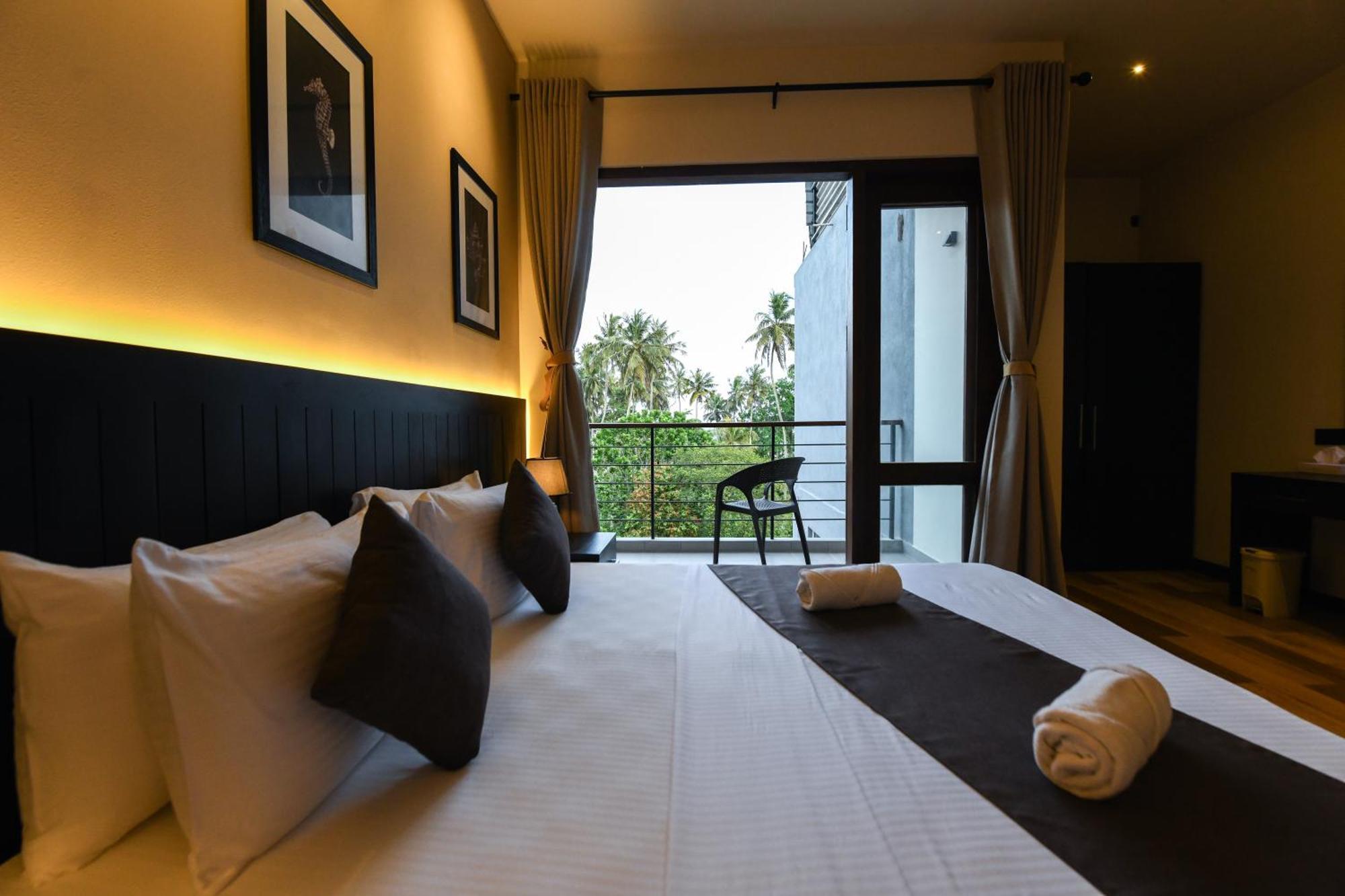 Hiriketiya Beach Resort Zuid-Dikwella Buitenkant foto